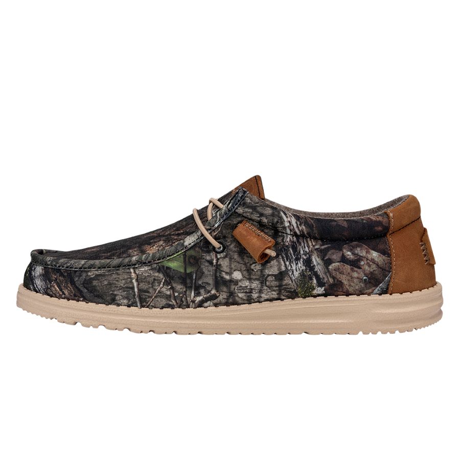 HEYDUDE Wally Camo Shoes with Easy-On Laces | Mossy Oak Country DNA