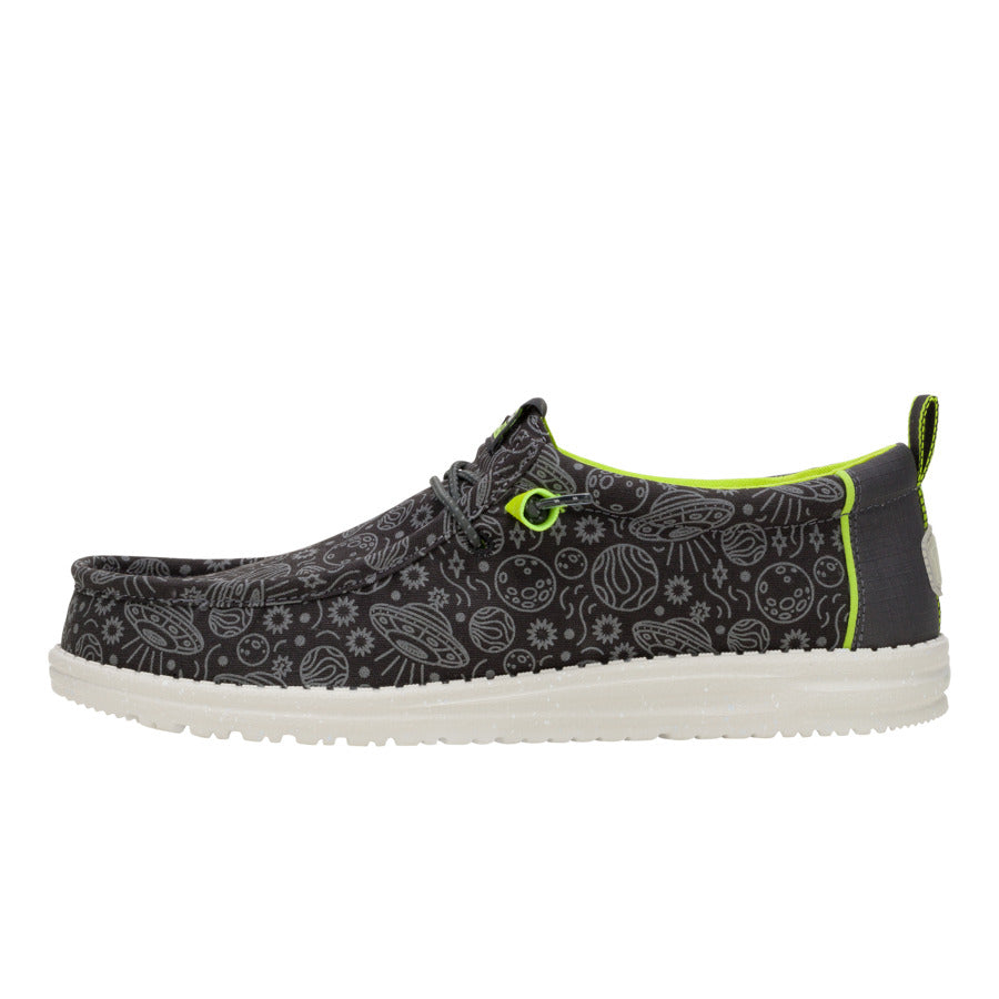 Lightweight Golf Shoes with Flex & Fold Technology | Wally x Pins & Aces