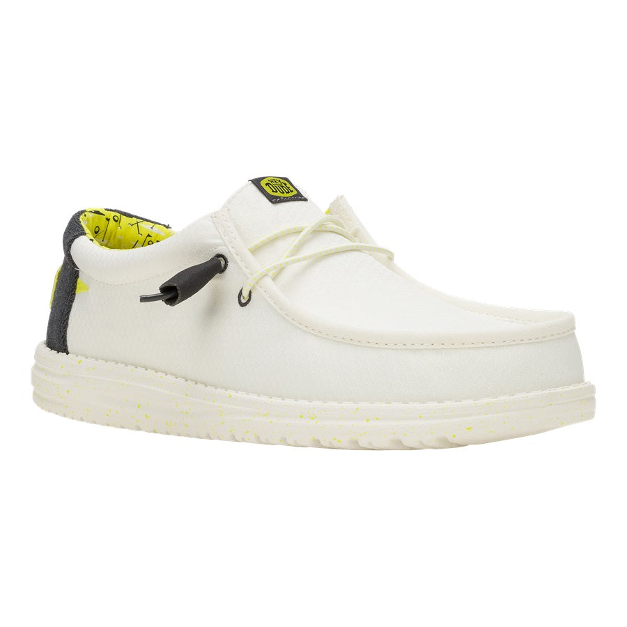 Breathable White Sneakers with Elastic Laces for Travel | Wally Backswing